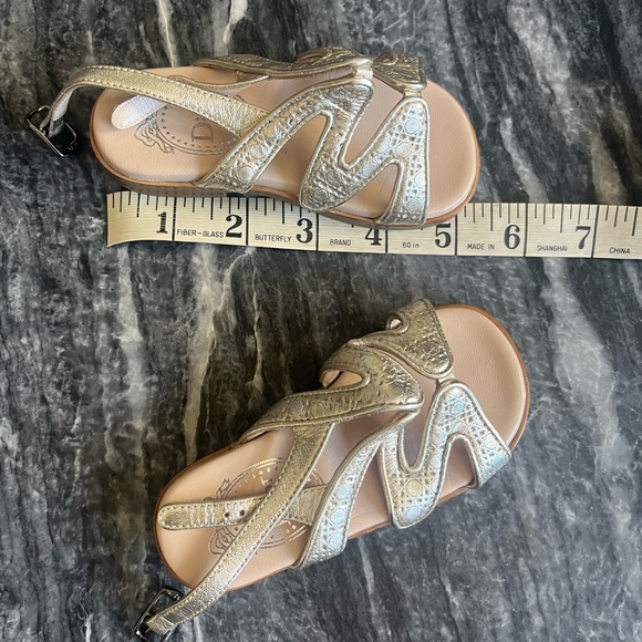 Christian Dior Cannage Leather Baby Sandals - Picture 2 of 10